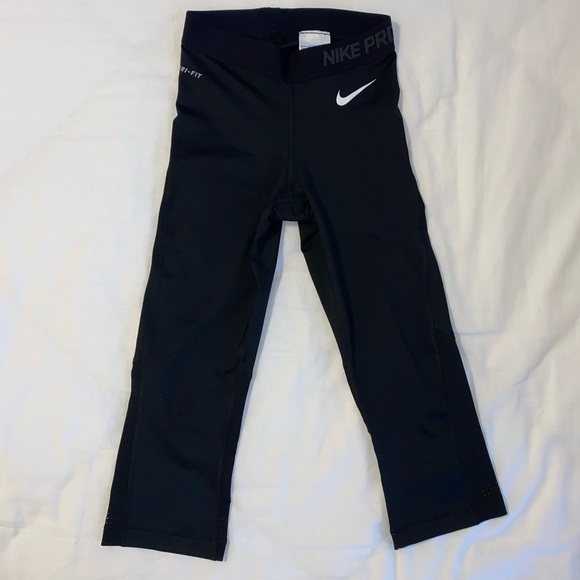 Nike Pro Hypercool Training Capris - Picture 2 of 6